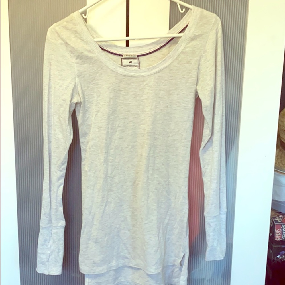 Medium long sleeve cream color too.